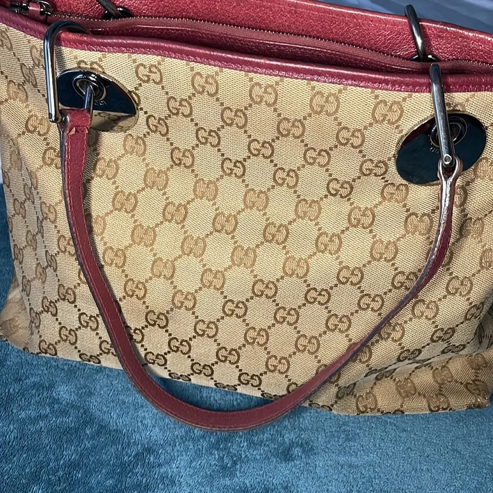 Tan Gucci GG Canvas Eclipse Shoulder Bag - Picture 11 of 17